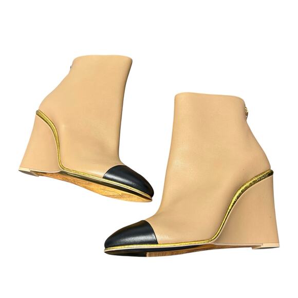 Chanel Tan Black Two Tone Interlocking CC Logo Wedge Boots Womens 39.5 / US 9.5 - Picture 9 of 14